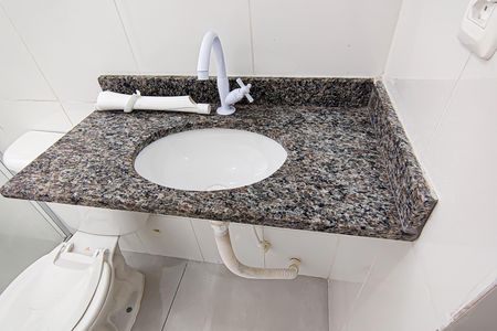 Casa à venda com 70m², 2 quartos e 1 vagabanheiro social