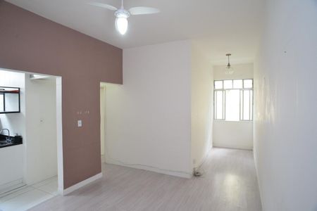 Sala de apartamento para alugar com 2 quartos, 65m² em Barra da Tijuca, Rio de Janeiro