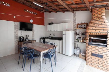 Casa à venda com 210m², 3 quartos e 2 vagas Casa à venda com 210m², 3 quartos e 2 vagasÁrea gourmet