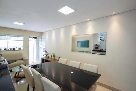 Casa à venda com 210m², 3 quartos e 2 vagas Casa à venda com 210m², 3 quartos e 2 vagasSala 1