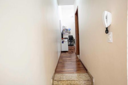 Casa à venda com 210m², 3 quartos e 2 vagas Casa à venda com 210m², 3 quartos e 2 vagasCorredor