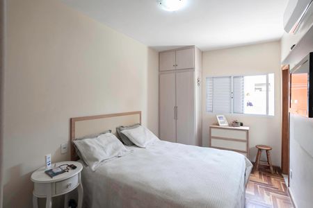 Casa à venda com 210m², 3 quartos e 2 vagas Casa à venda com 210m², 3 quartos e 2 vagasSuíte