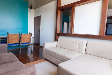 Sala de apartamento para alugar com 3 quartos, 75m² em Sion, Belo Horizonte