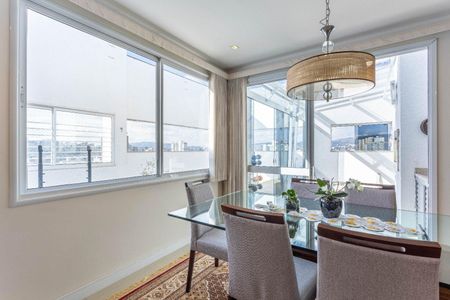 Sala  de apartamento à venda com 3 quartos, 176m² em Rio Branco, Porto Alegre