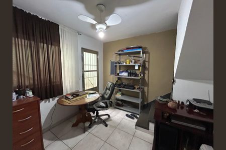 Casa à venda com 199m², 4 quartos e 2 vagas Casa à venda com 199m², 4 quartos e 2 vagasSala Casa 2