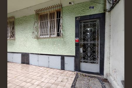 Apartamento à venda com 76m², 2 quartos e sem vagaFachada e portaria