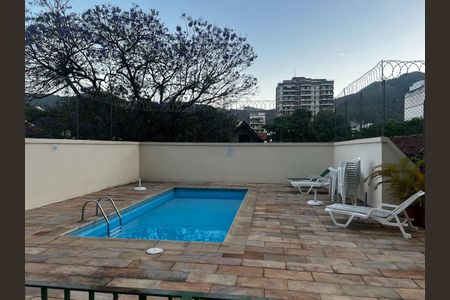 Apartamento para alugar com 72m², 2 quartos e 1 vaga Apartamento para alugar com 72m², 2 quartos e 1 vagaÁrea comum - Piscina