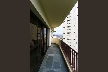 Varanda de apartamento à venda com 4 quartos, 166m² em Vila Suzana, São Paulo