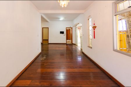 Sala de casa à venda com 5 quartos, 345m² em Coração Eucarístico, Belo Horizonte