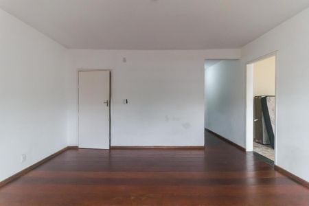 Casa para alugar com 250m², 3 quartos e 3 vagas Casa para alugar com 250m², 3 quartos e 3 vagasSala