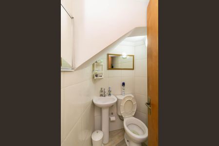 Casa à venda com 191m², 4 quartos e 2 vagasBanheiro de serviço