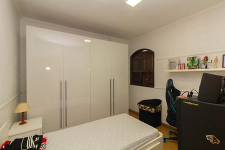 Casa à venda com 191m², 4 quartos e 2 vagasQuarto 2