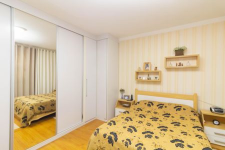 Casa à venda com 191m², 4 quartos e 2 vagasQuarto 1