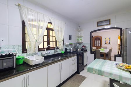 Casa à venda com 191m², 4 quartos e 2 vagasCozinha