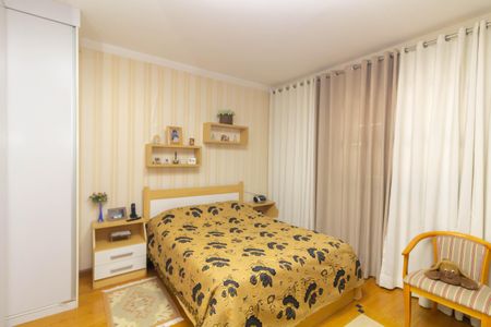 Casa à venda com 191m², 4 quartos e 2 vagasQuarto 1