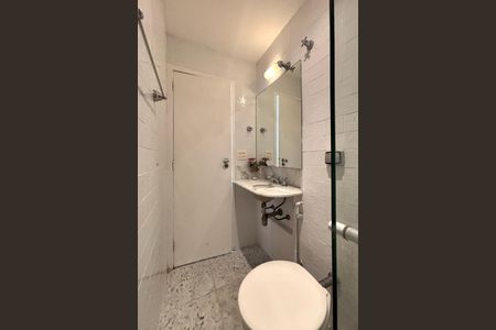 Apartamento à venda com 78m², 2 quartos e 2 vagasBanheiro social