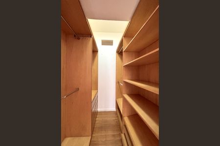 Apartamento à venda com 78m², 2 quartos e 2 vagasSuite - closet