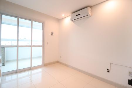 Sala de apartamento para alugar com 2 quartos, 74m² em Santa Mônica, Uberlândia