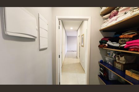 Casa para alugar com 600m², 3 quartos e 5 vagasCorredor