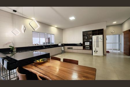 Casa para alugar com 600m², 3 quartos e 5 vagasCozinha