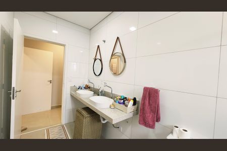 Casa para alugar com 600m², 3 quartos e 5 vagasBanheiro da Suíte 2