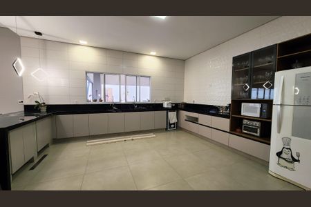 Casa para alugar com 600m², 3 quartos e 5 vagasCozinha
