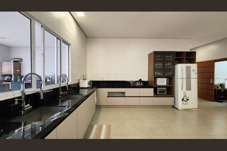 Casa para alugar com 600m², 3 quartos e 5 vagasCozinha