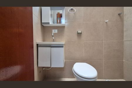 Casa à venda com 149m², 2 quartos e 3 vagas Casa à venda com 149m², 2 quartos e 3 vagasBanheiro da suíte 2