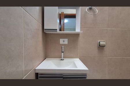 Casa à venda com 149m², 2 quartos e 3 vagas Casa à venda com 149m², 2 quartos e 3 vagasBanheiro da suíte 2