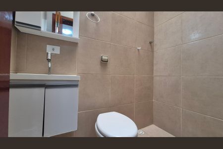 Casa à venda com 149m², 2 quartos e 3 vagas Casa à venda com 149m², 2 quartos e 3 vagasBanheiro da suíte 2