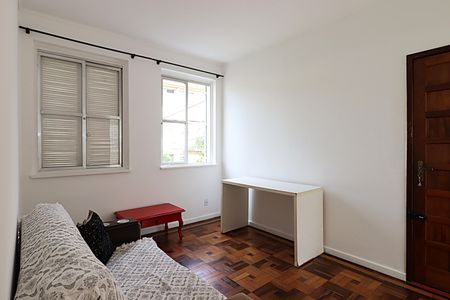 Sala de apartamento para alugar com 2 quartos, 51m² em Passo D’areia, Porto Alegre