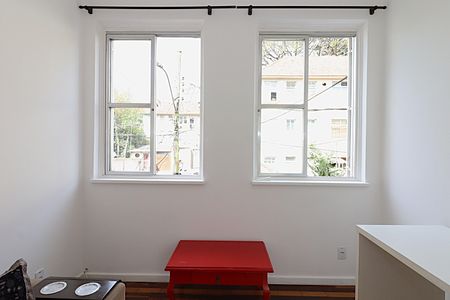 Janela da Sala de apartamento para alugar com 2 quartos, 51m² em Passo D’areia, Porto Alegre
