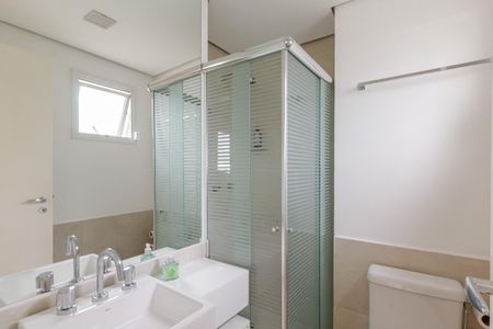 Apartamento para alugar com 290m², 2 quartos e 4 vagas Apartamento para alugar com 290m², 2 quartos e 4 vagasBanheiro da Suíte 1