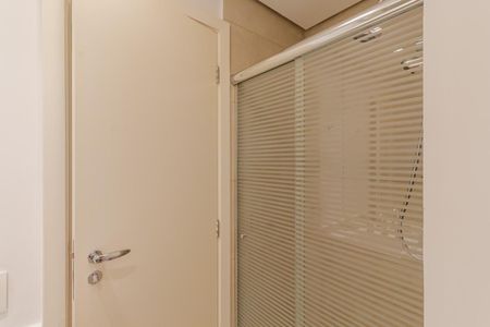 Apartamento para alugar com 290m², 2 quartos e 4 vagas Apartamento para alugar com 290m², 2 quartos e 4 vagasBanheiro da Suíte 2