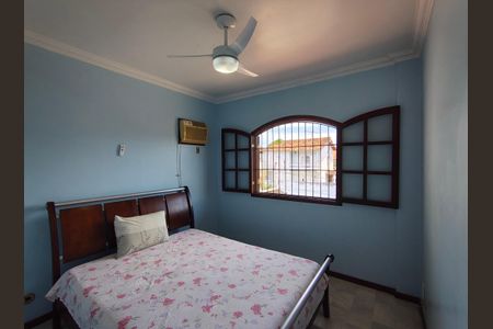 Casa à venda com 260m², 4 quartos e 2 vagasSuíte 2