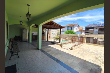 Casa à venda com 260m², 4 quartos e 2 vagasVaranda / Churrasqueira / Piscina