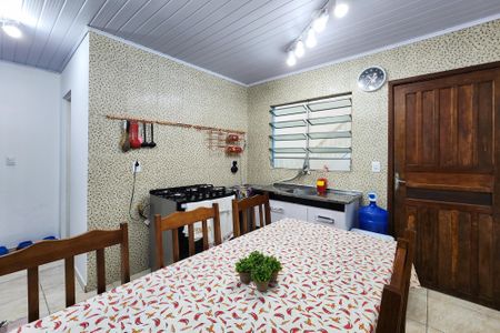 Casa à venda com 204m², 3 quartos e 2 vagasCozinha 
