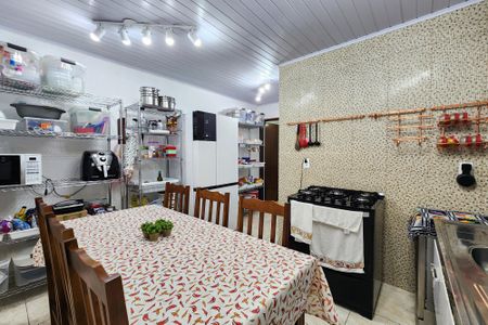 Casa à venda com 204m², 3 quartos e 2 vagasCozinha 