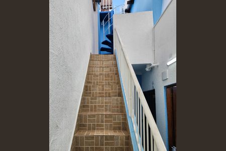 Casa à venda com 204m², 3 quartos e 2 vagasEscada 