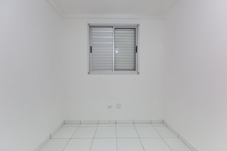 Quarto 2 de apartamento para alugar com 2 quartos, 55m² em Vila Carmosina, São Paulo