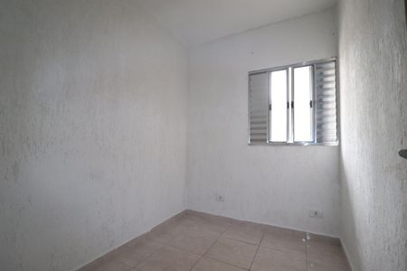 Quarto 2 de casa para alugar com 2 quartos, 45m² em Vila Palmares, Santo André