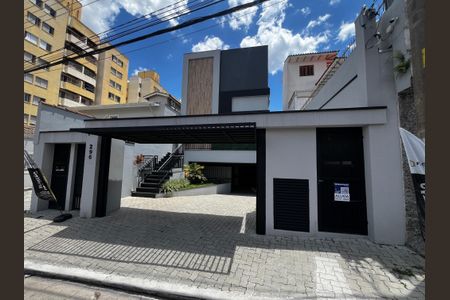 Casa de condomínio para alugar com 192m², 3 quartos e 2 vagas Casa de condomínio para alugar com 192m², 3 quartos e 2 vagasFachada