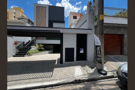 Casa de condomínio para alugar com 192m², 3 quartos e 2 vagas Casa de condomínio para alugar com 192m², 3 quartos e 2 vagasFachada