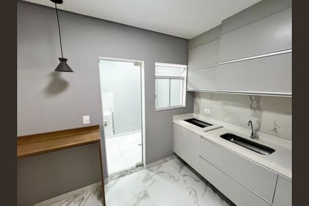 Cozinha de casa de condomínio para alugar com 3 quartos, 192m² em Jardim Santa Ines, São Paulo