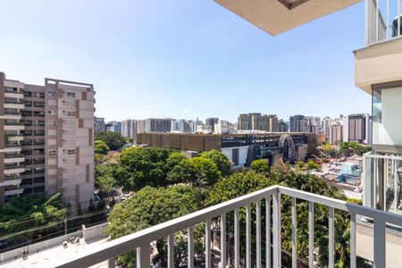 Varanda de kitnet/studio para alugar com 1 quarto, 20m² em Indianópolis, São Paulo