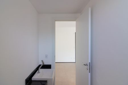 Banheiro de kitnet/studio para alugar com 1 quarto, 20m² em Indianópolis, São Paulo