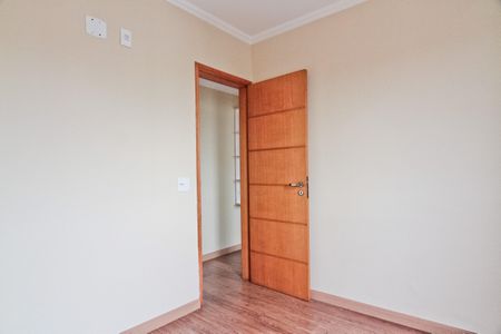 Quarto 2 de apartamento para alugar com 2 quartos, 45m² em Vila Cruz das Almas, São Paulo