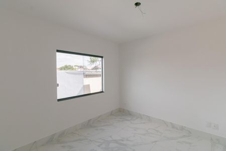 Casa à venda com 196m², 3 quartos e 4 vagasSuíte