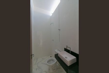 Casa à venda com 196m², 3 quartos e 4 vagasBanheiro