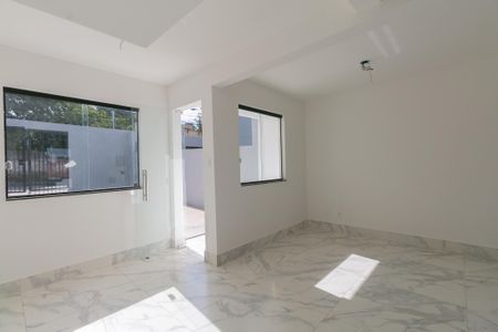 Sala de casa à venda com 3 quartos, 196m² em Jardim Leblon, Belo Horizonte